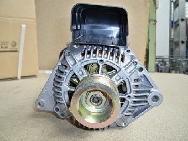 valeo alternatör  ranault laguna  A13VI66  Bosch-Exchange-No.: 0986039851 Renault-No.:  7 00 864 606/ 7701 499 543 Delco Remy-No.: DRA3359